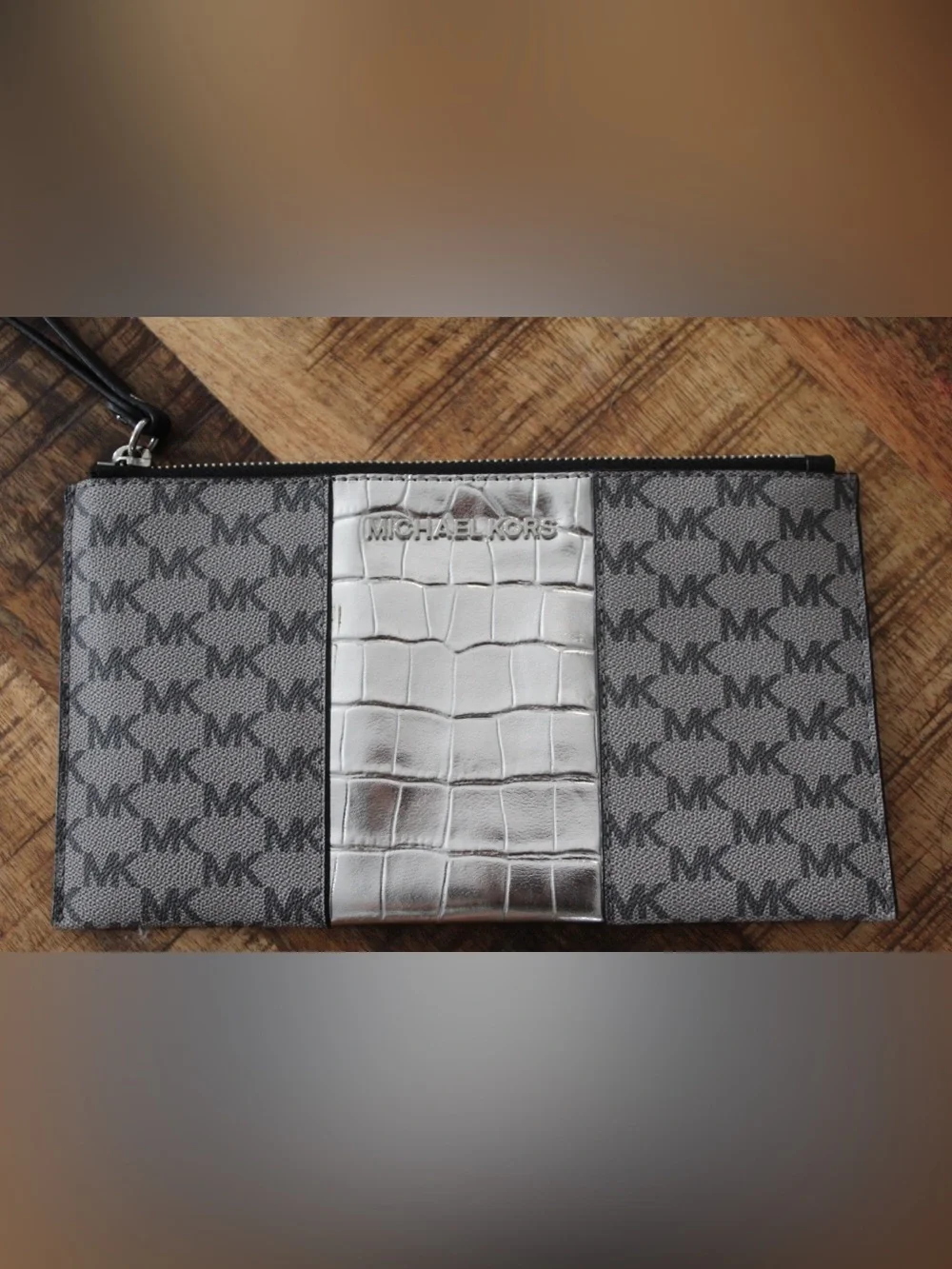 Michael Kors Gray Signature Logo Wristlet Silver Croc Embossed Y2K Wallet Clutch